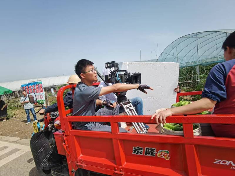 电商爆款背后的推手：鹤峰县产品视频拍摄公司精准捕捉卖点痛点